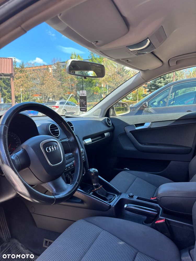 Audi A3 Sportback 1.6 Ambiente - 6
