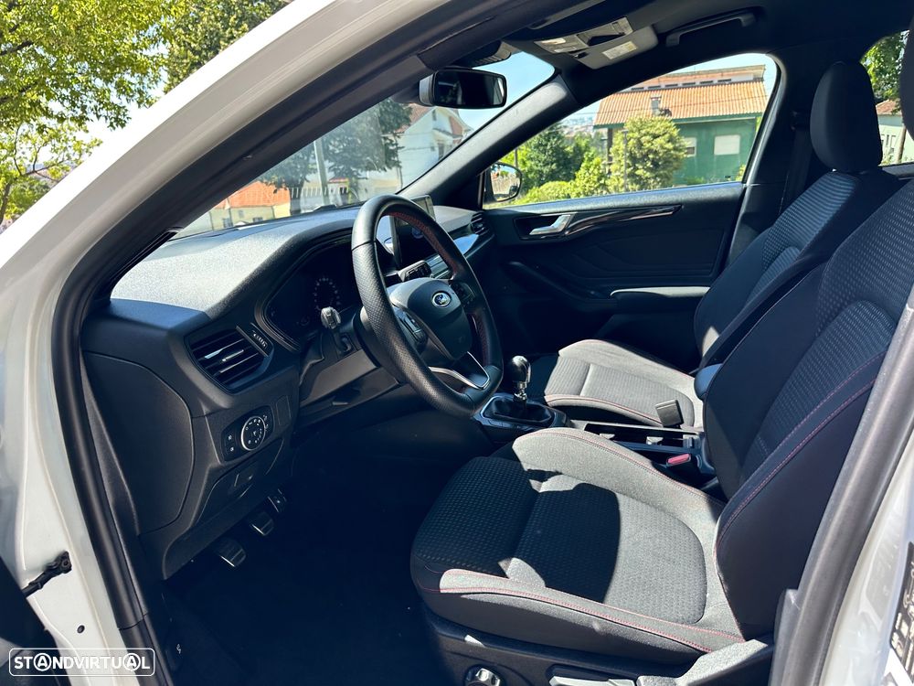Ford Focus 1.0 EcoBoost S&S ST-LINE - 22