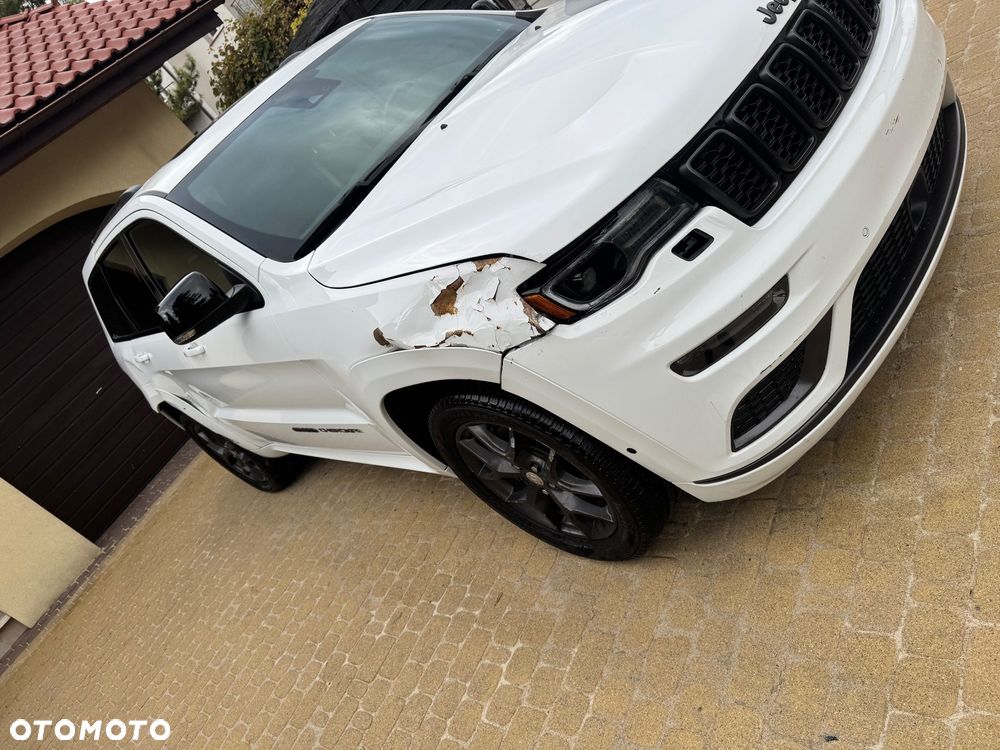 Jeep Grand Cherokee - 15