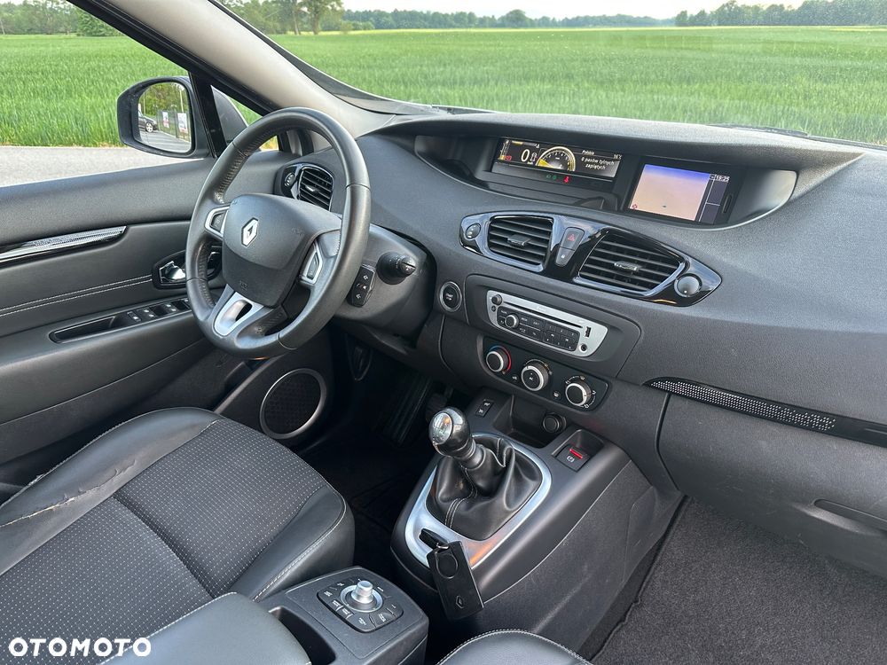 Renault Scenic 1.6 16V 110 Dynamique - 19