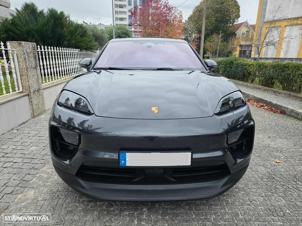 Porsche Macan Electric 4 - 13