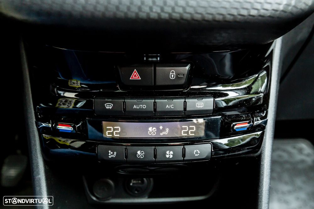 Peugeot 2008 PureTech 110 Stop&Start GT-Line Edition - 16