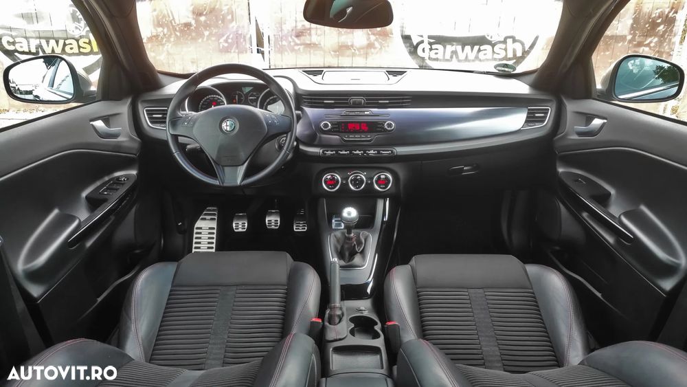 Alfa Romeo Giulietta 1.4 T-Jet Distinctive - 8