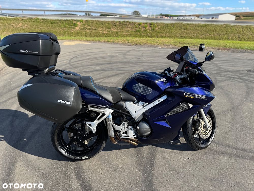 Honda VFR - 17
