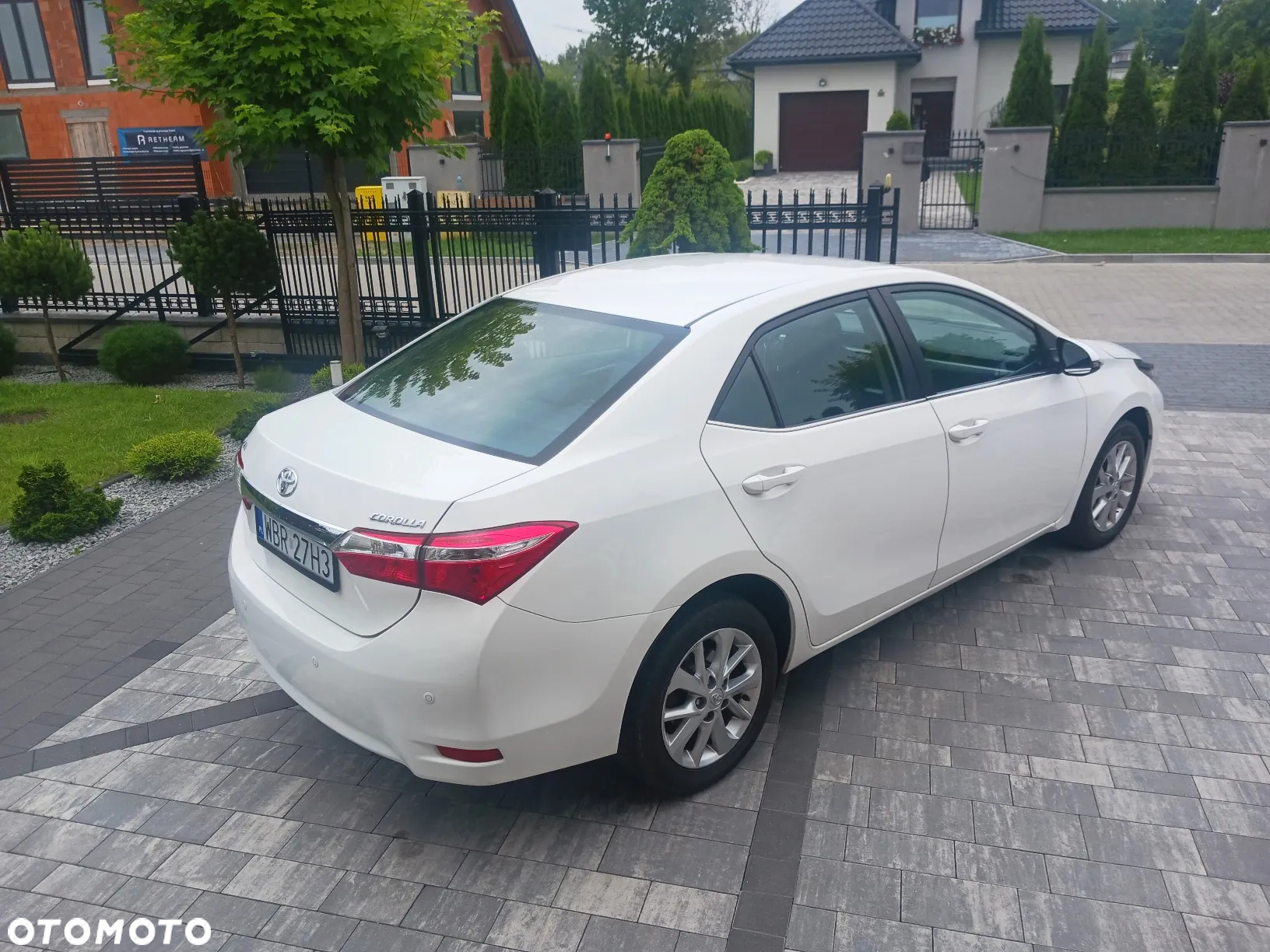 Toyota Corolla - 4