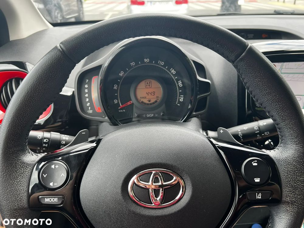 Toyota Aygo x.shift x-play connect - 12