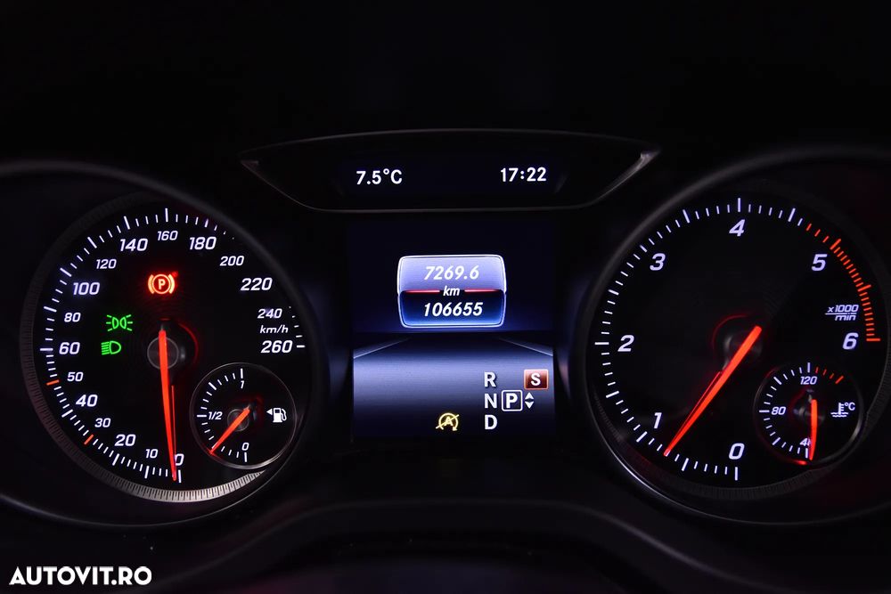 Mercedes-Benz CLA 200 d 7G-DCT - 11