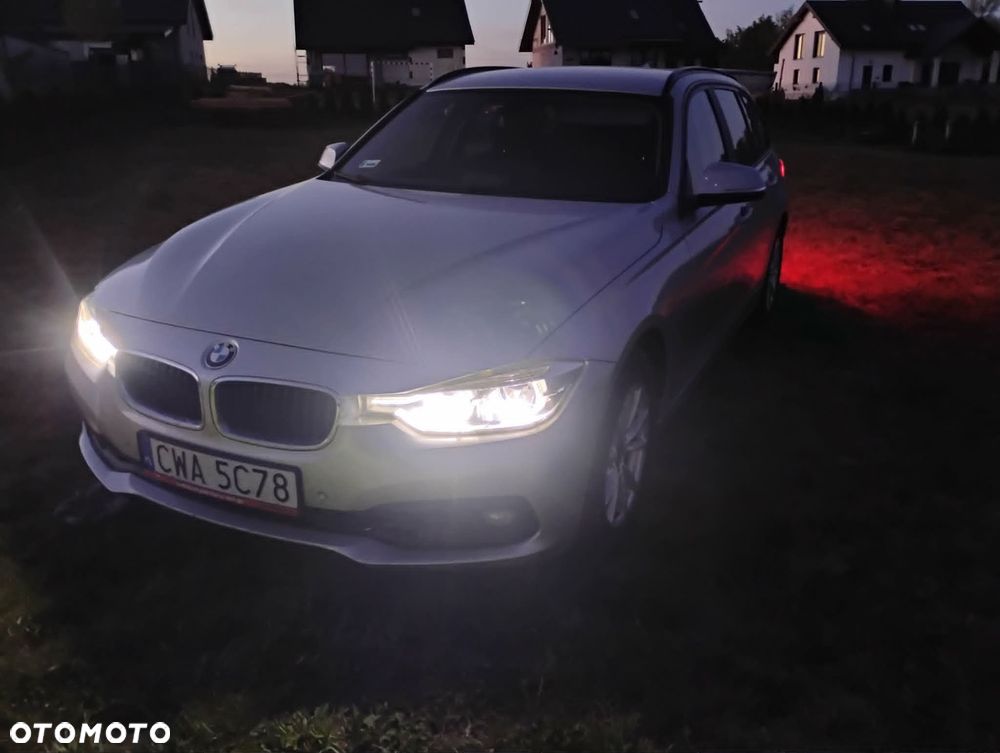 BMW Seria 3 320i xDrive - 17