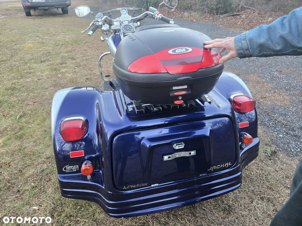 Suzuki Boulevard - 11