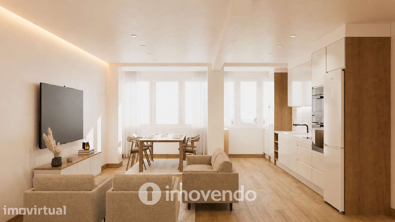 Apartamento T4, totalmente remodelado e cozinha equipada, em Almada - Grande imagem: 4/27