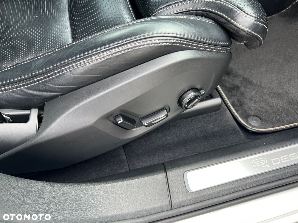 Volvo XC 60 D4 AWD R-Design - 9