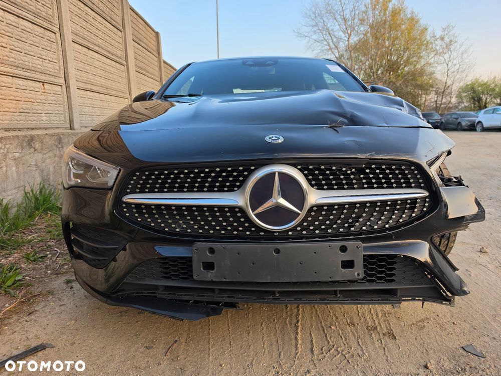 Mercedes-Benz CLA 180 AMG Line - 24