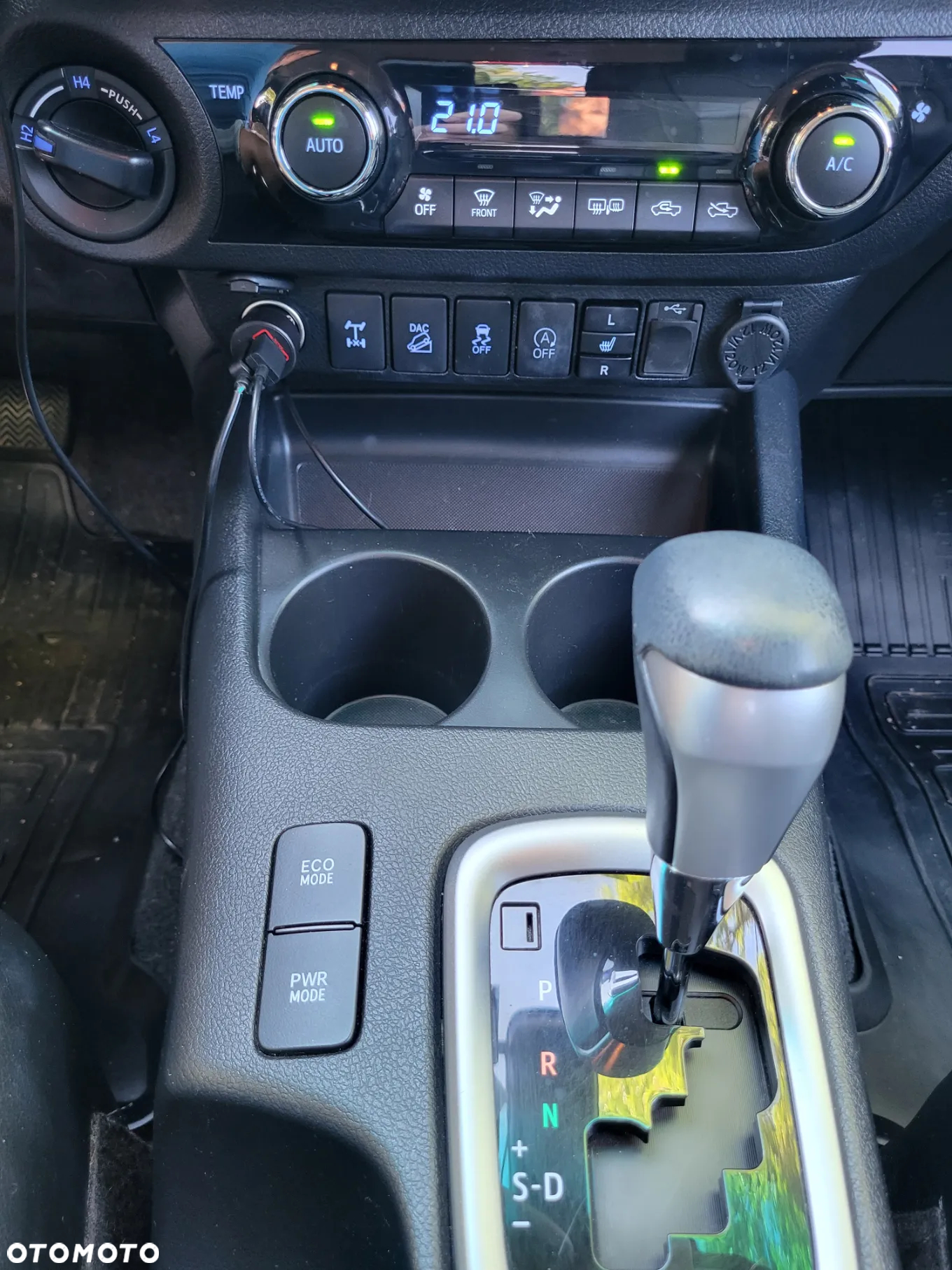 Toyota Hilux 2.4 D-4D Double Cab SR 4x4 - 36