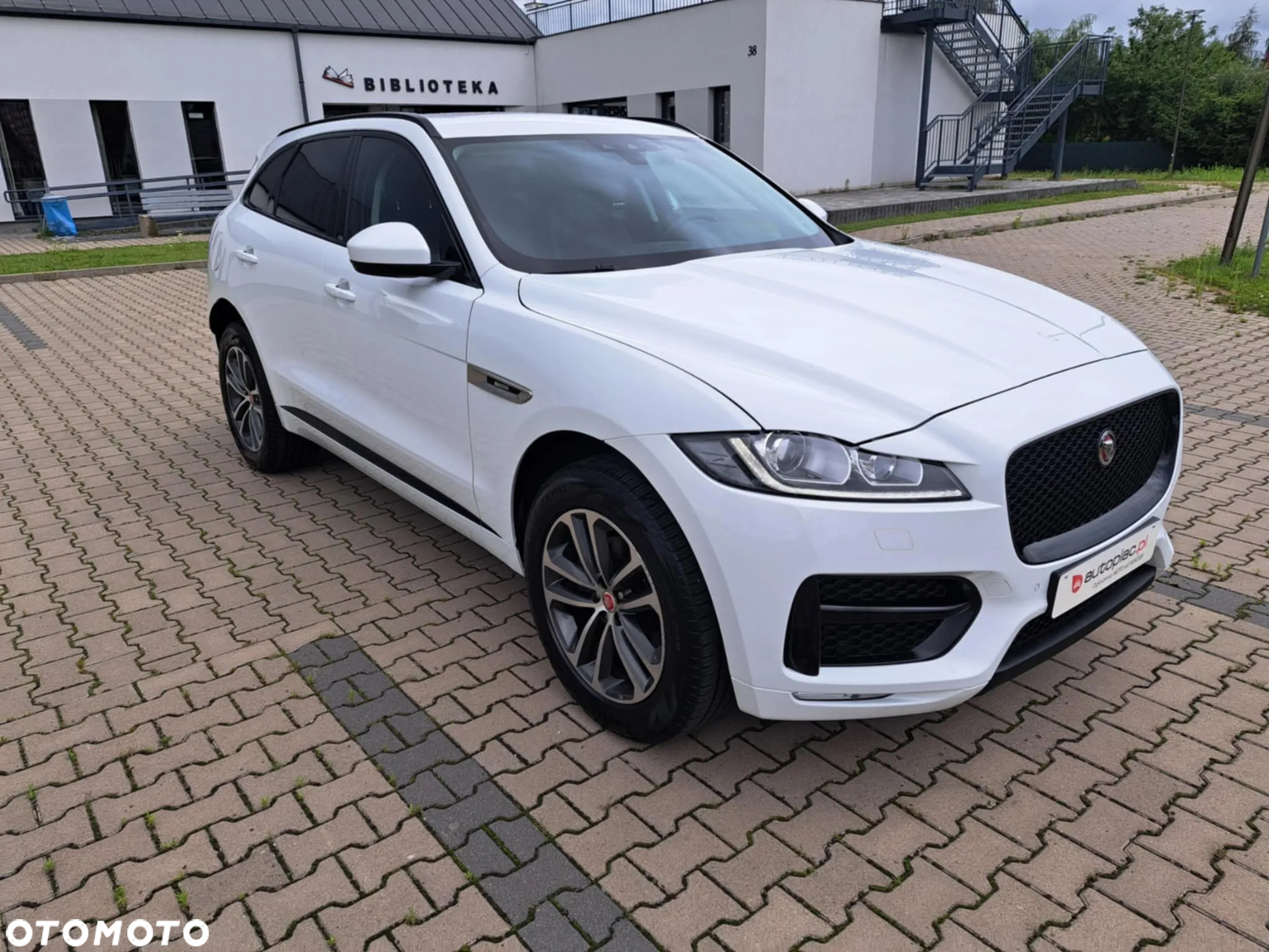 Jaguar F-Pace 20d AWD R-Sport - 2