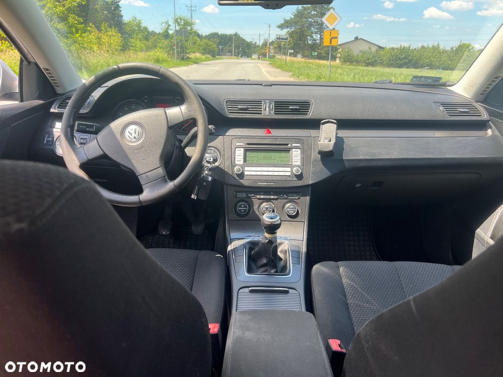 Volkswagen Passat 1.6 Family - 10