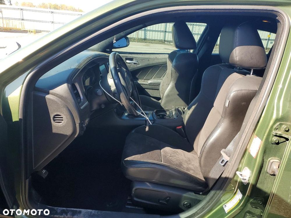 Dodge Charger 5.7 R/T - 8