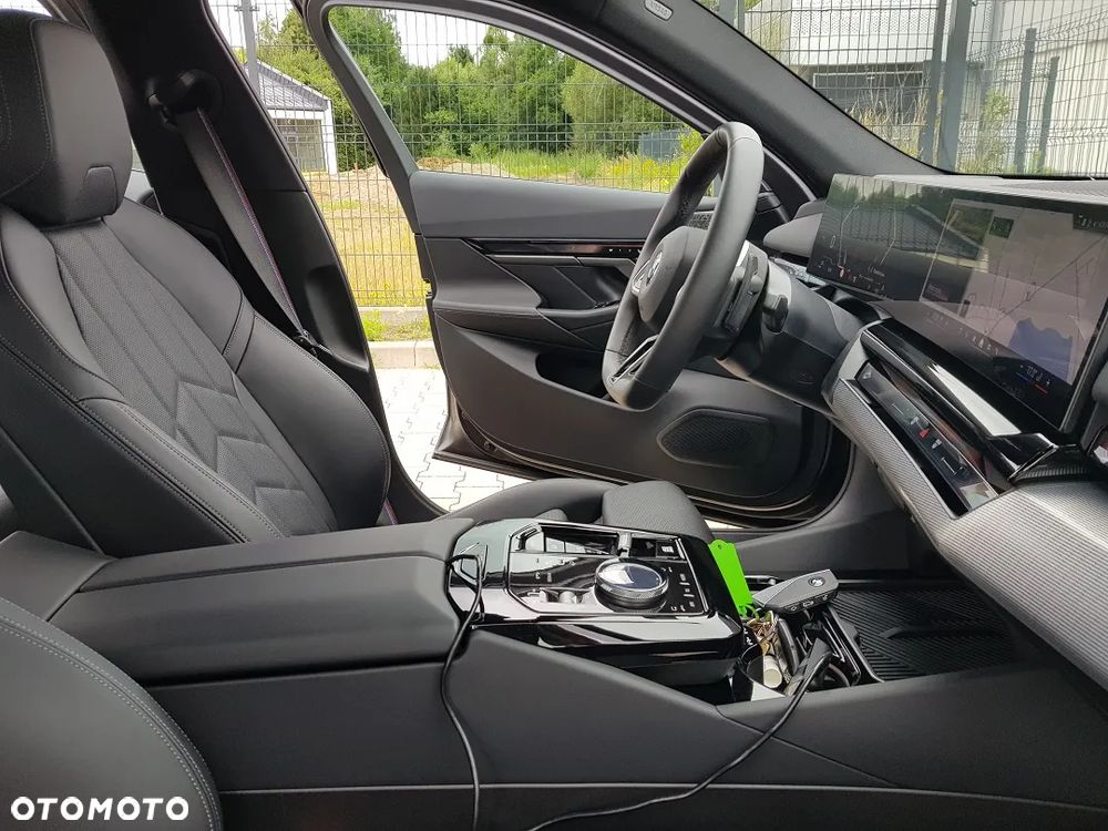 BMW Seria 5 540d xDrive mHEV M Sport - 18