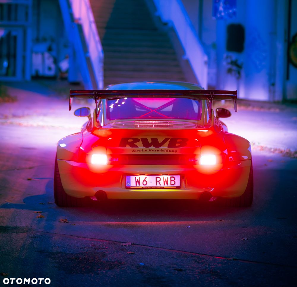 Porsche 911 Carrera - 2