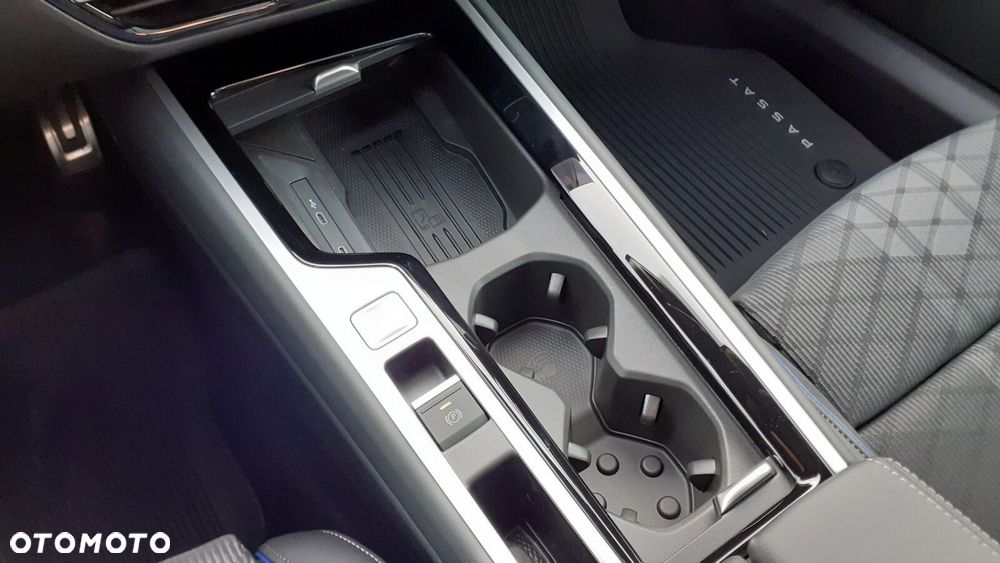 Volkswagen Passat - 13