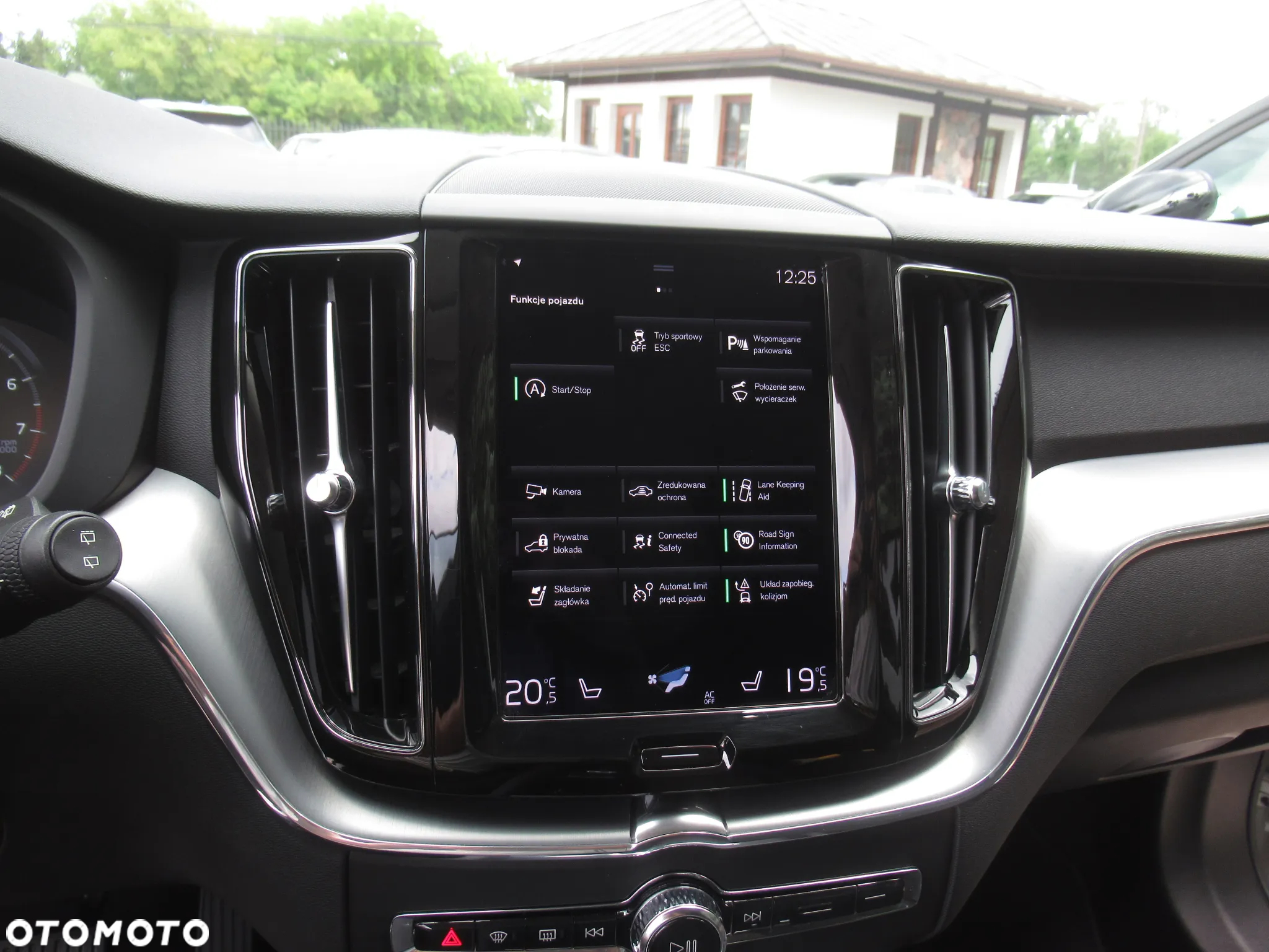 Volvo XC 60 B4 B Momentum - 18