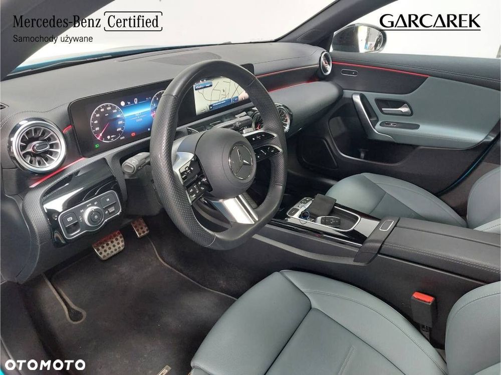 Mercedes-Benz CLA - 12
