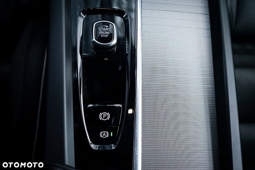 Volvo XC 60 T8 AWD Recharge Geartronic RDesign - 22