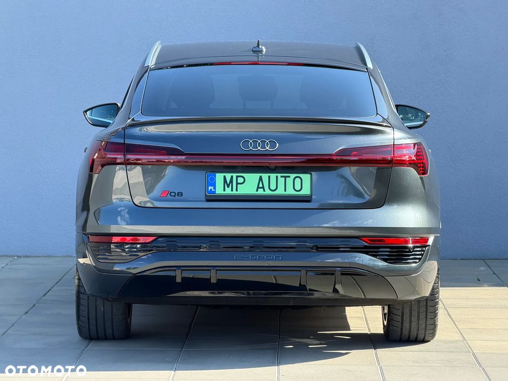 Audi Q8 Sportback e-tron - 5