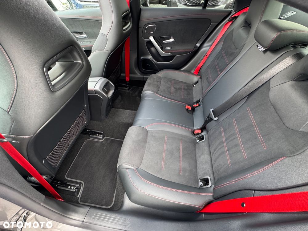 Mercedes-Benz CLA AMG 45 S 4Matic+ B AMG Speedsh 8G-DCT AMG Line Premium - 28