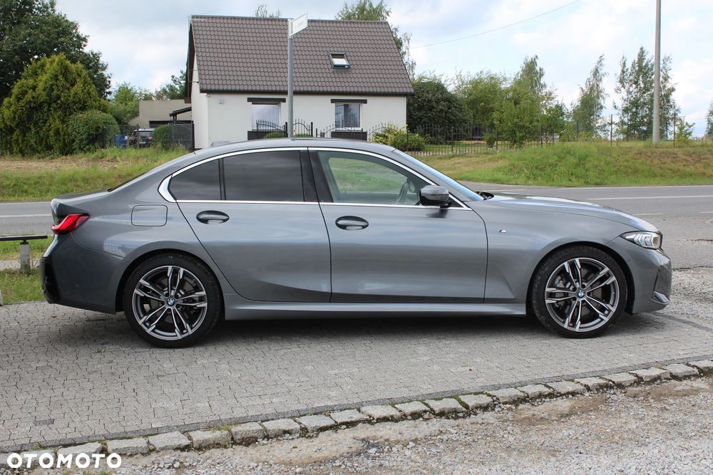 BMW Seria 3 330i xDrive M Sport - 5