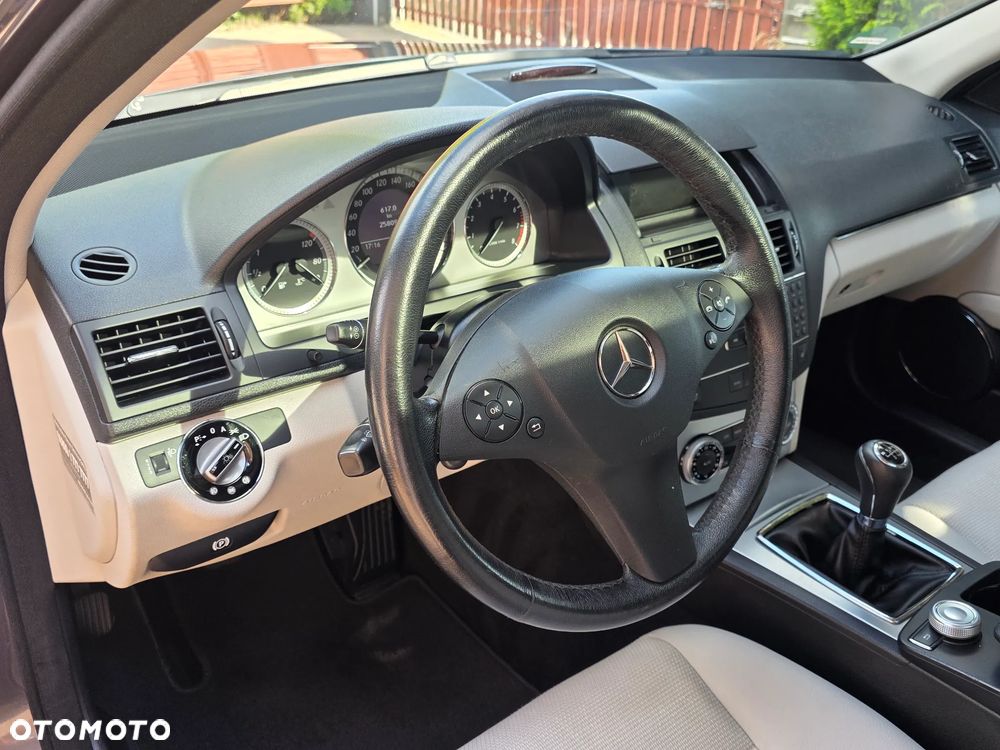 Mercedes-Benz Klasa C 280 Avantgarde Sport Edition + - 23