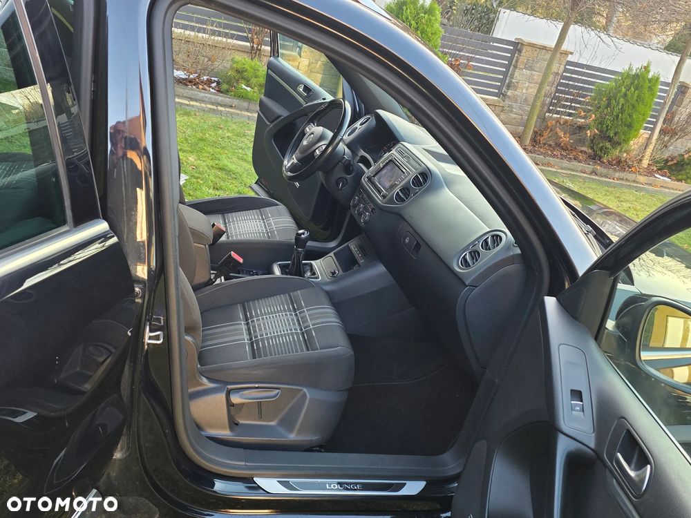 Volkswagen Tiguan 2.0 TDI DPF BlueMotion Technology Lounge Sport & Style - 16