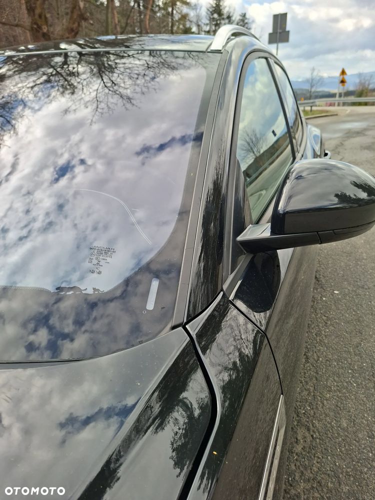 Jaguar E-Pace P200 AWD R-Dynamic - 19