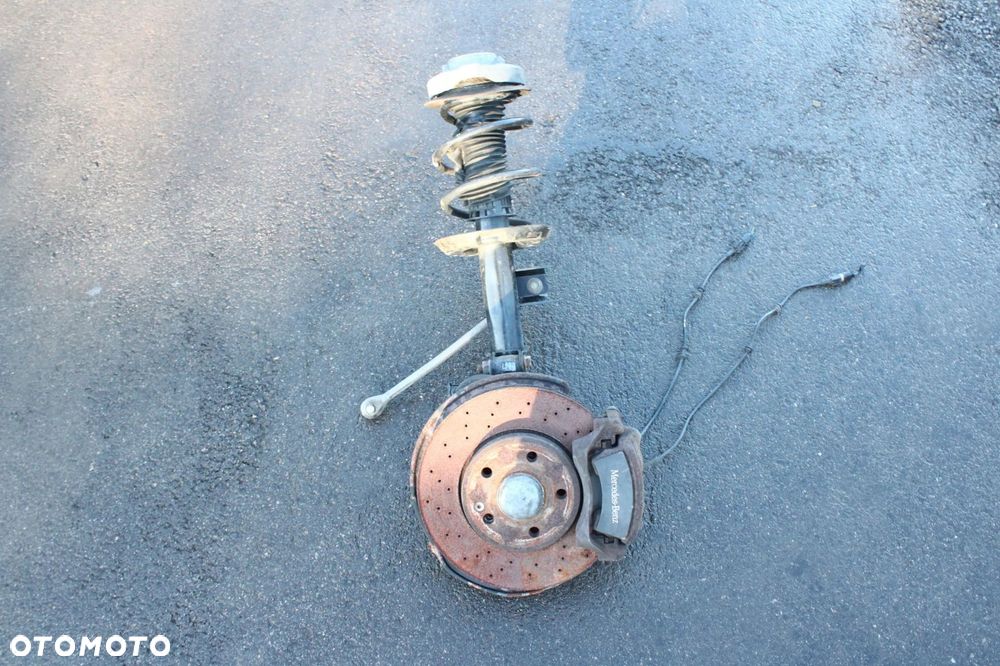 ZWROTNICA AMORTYZATOR MCPERSON PRAWY PRZÓD MERCEDES A KLASA W176 1.5 CDI - 1