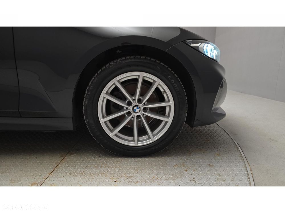 BMW Seria 3 - 25
