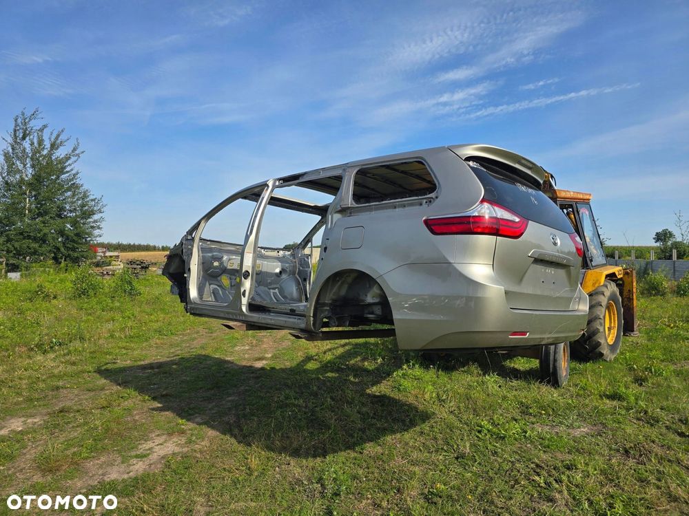 TOYOTA Sienna 2015r Karoseria Błotnik tył ćwiartka dach próg podłoga słupek - 4