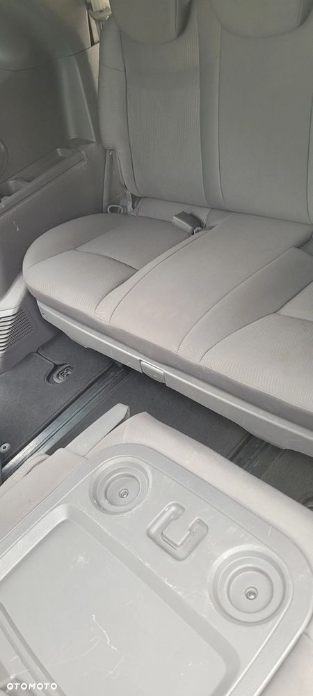 SsangYong/KGM Rodius 2.2 D Turismo - 16