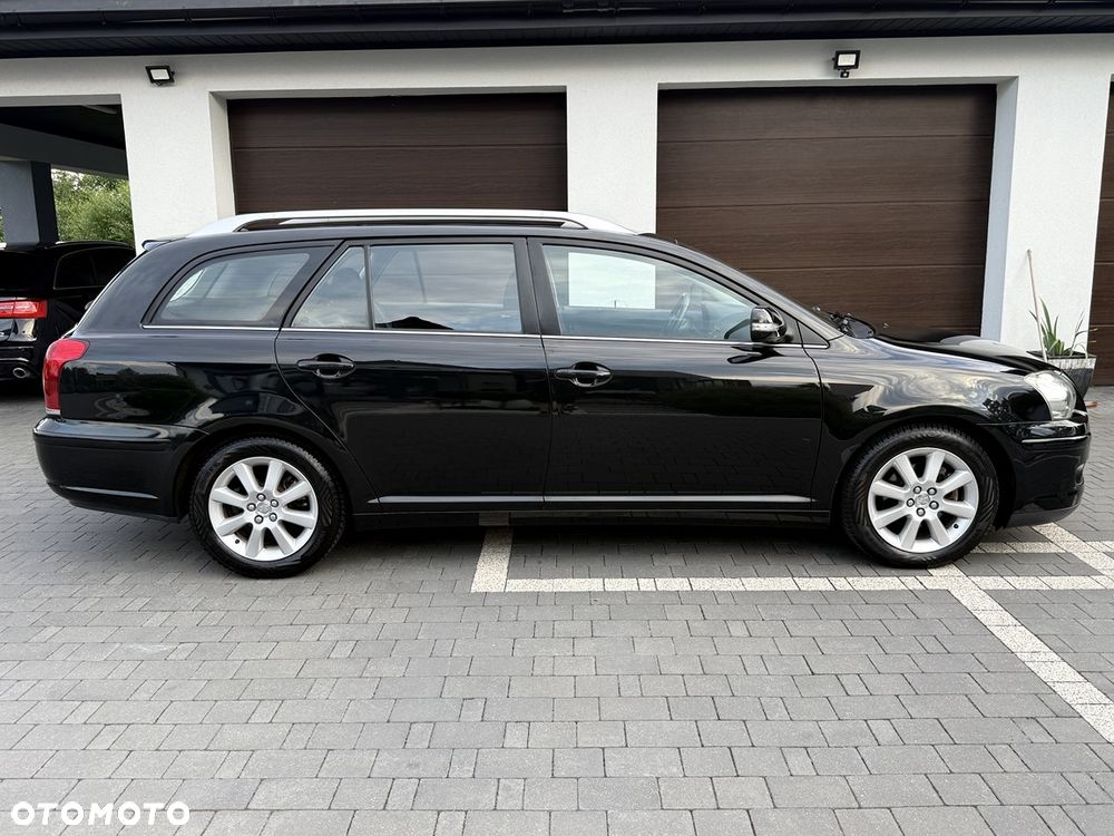 Toyota Avensis 1.8 VVT-i Combi - 9