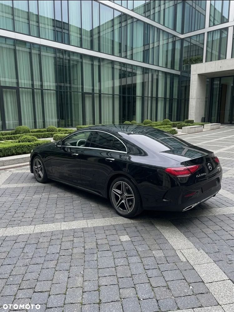 Mercedes-Benz CLS 300 d 4-Matic AMG - 2