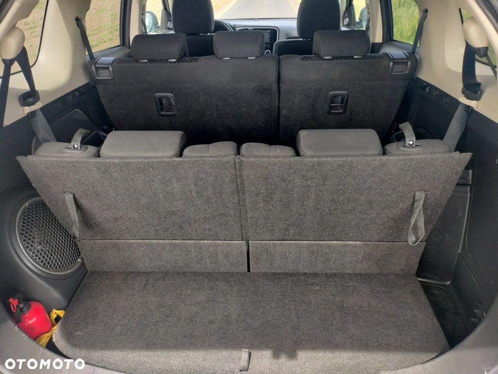 Mitsubishi Outlander 2.2 DI-D 4WD Instyle - 3