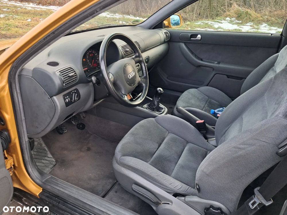 Audi A3 3-drzwiowe 1.6 Ambition - 6