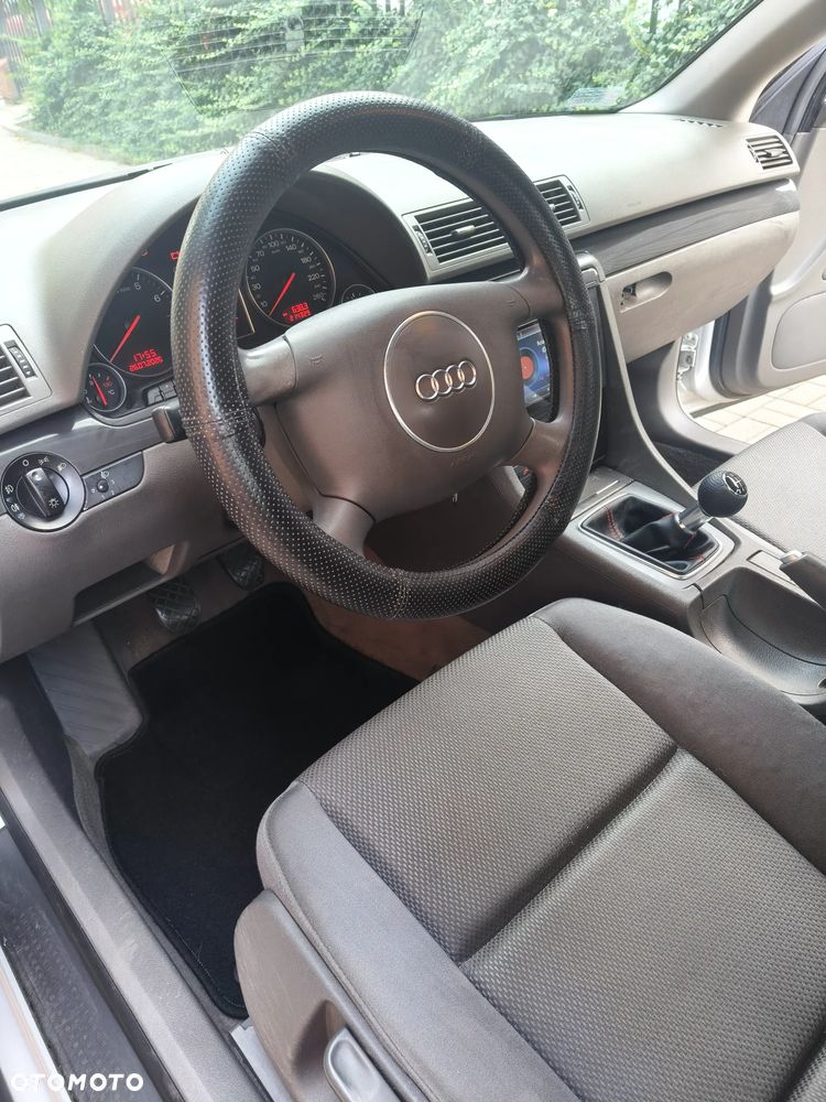 Audi A4 Limousine - 14