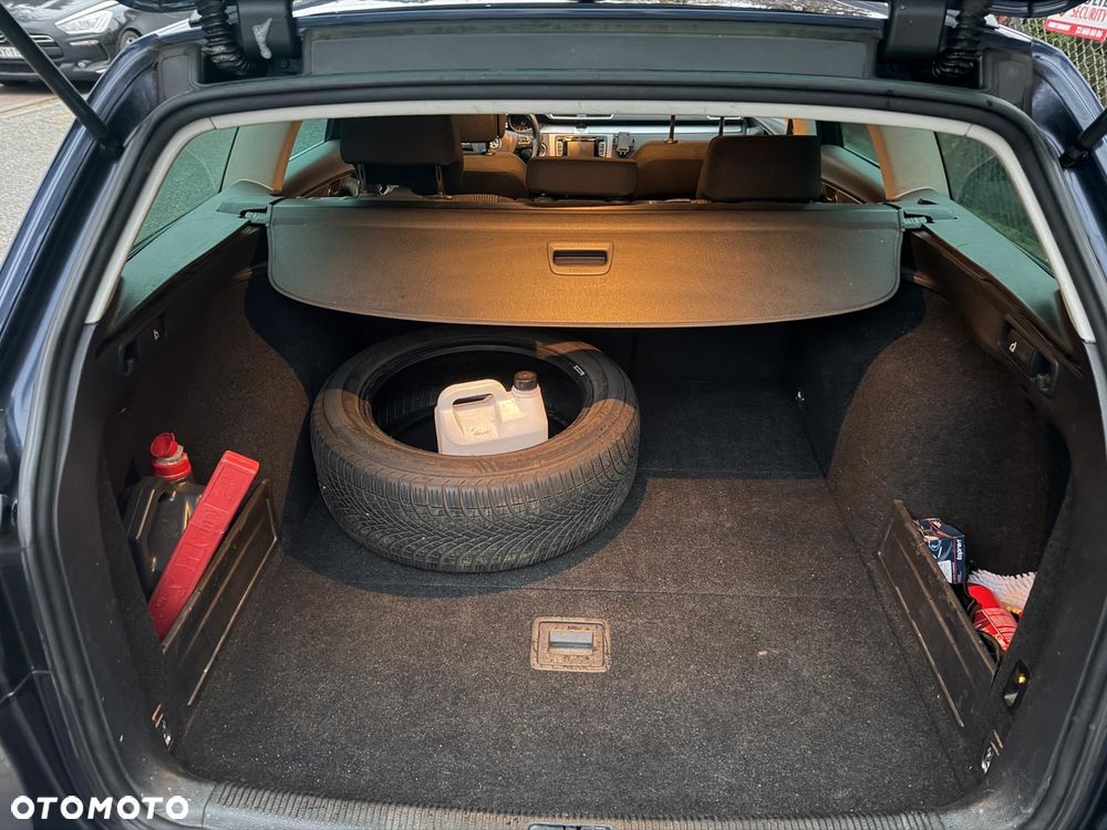 Volkswagen Passat 2.0 TDI Trendline - 10
