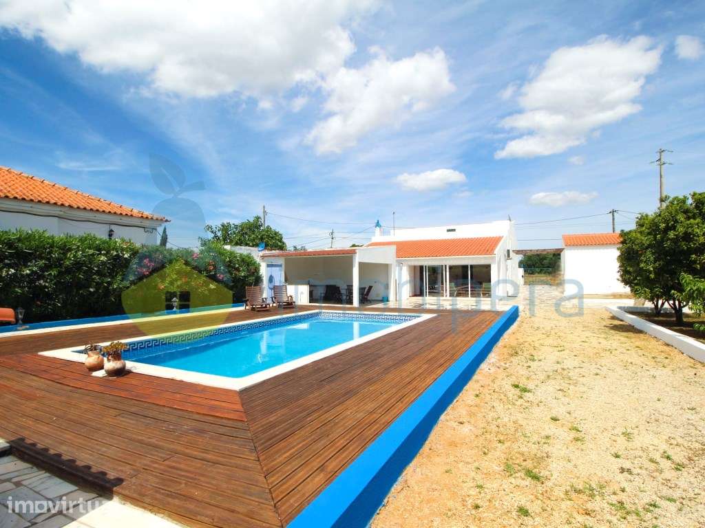 Moradia térrea isolada com piscina e terreno agrícola para venda em... - Grande imagem: 2/44