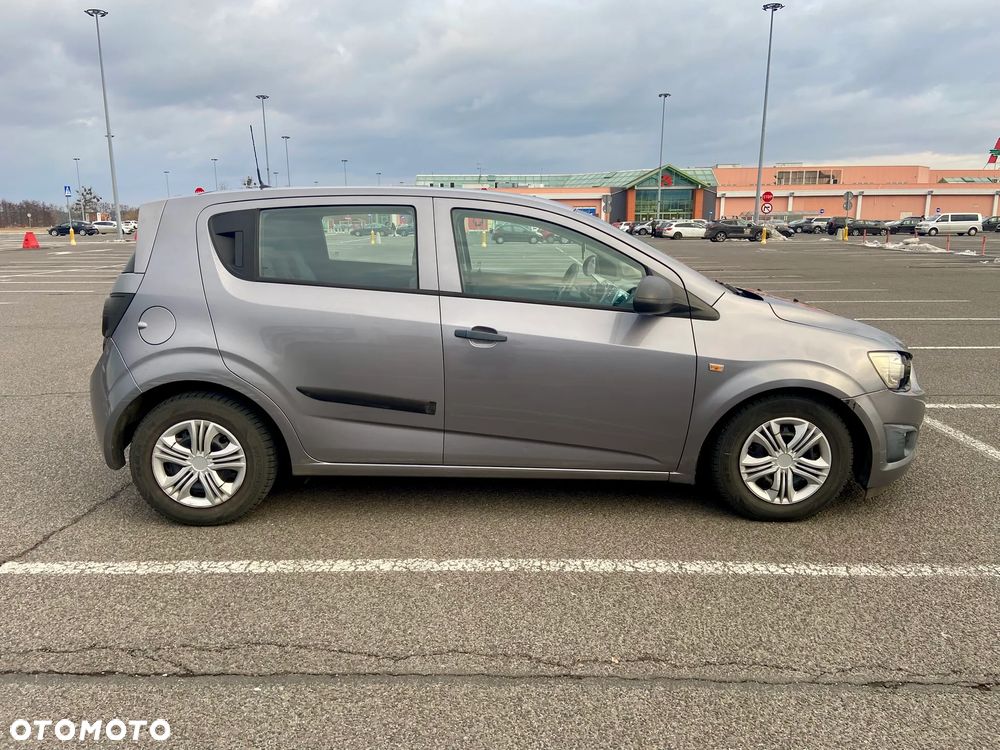 Chevrolet Aveo - 8