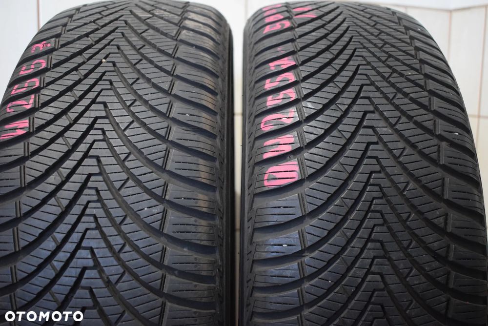 R18 215/50 Kumho Solus 4S HA32 - 1