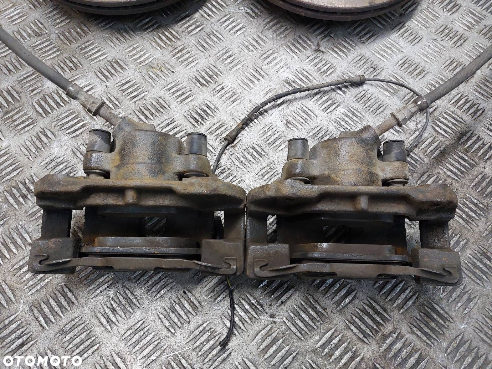 TARCZE HAMULCOWE PRZÓD + KLOCKI + ZACISKI BMW E46 320D 2.0 D M47 - 2