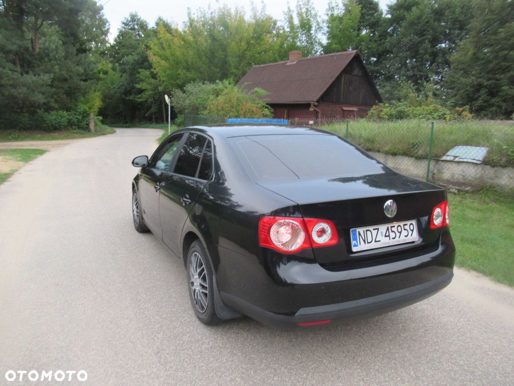 Volkswagen Jetta - 3