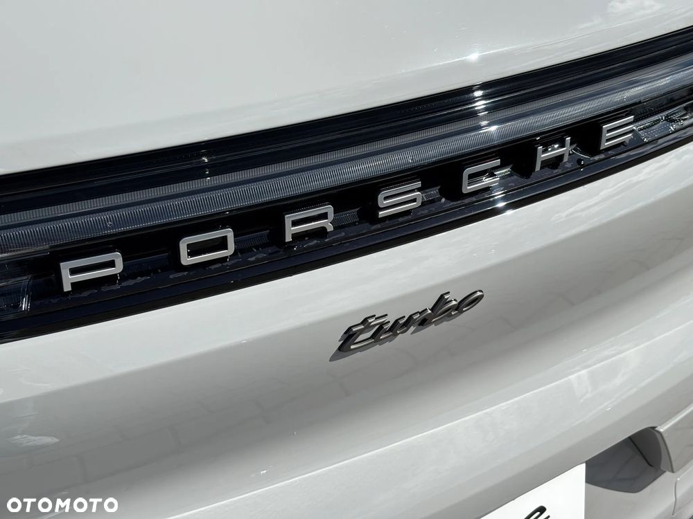 Porsche Cayenne Turbo E-Hybrid PHEV - 14