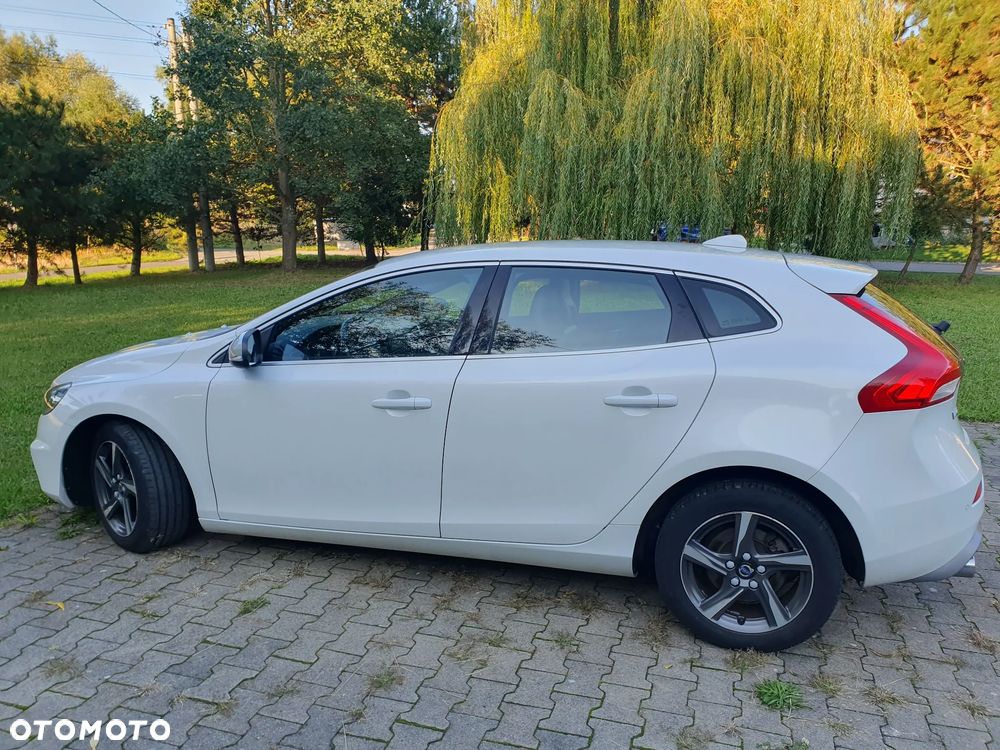 Volvo V40 D2 Drive-E R-Design Kinetic - 4