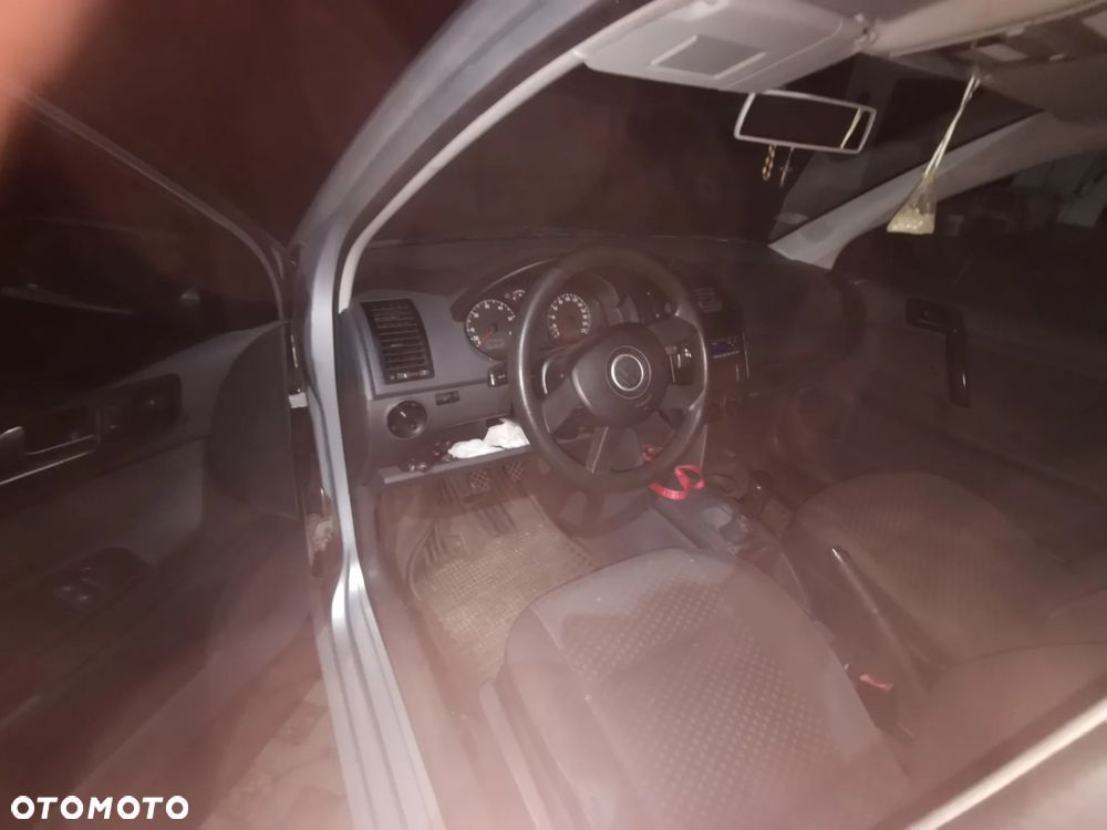 Volkswagen Polo 2003 photo 3